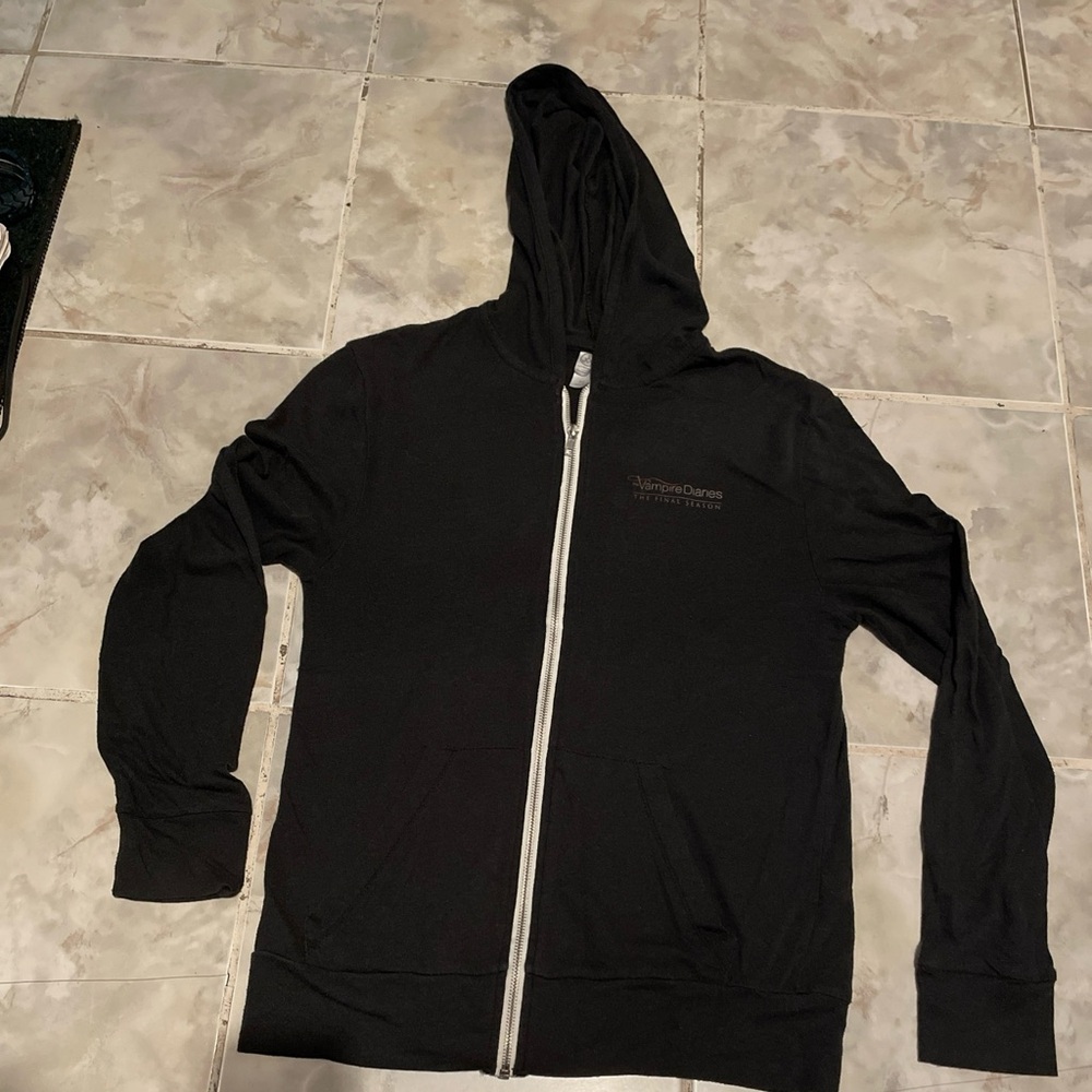 The Vampire Diaries The Final Season Cast & Crew Women’s Zip up Sweater SZ M